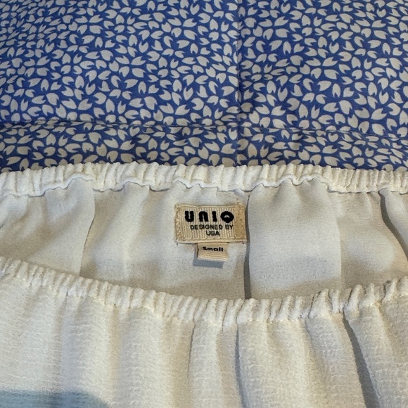 Chic Off-Shoulder Cream Blouse - Picture 3 of 4